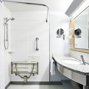 Chambre Accessible aux Personnes à Mobilité Réduite Standarde Lit King-Size